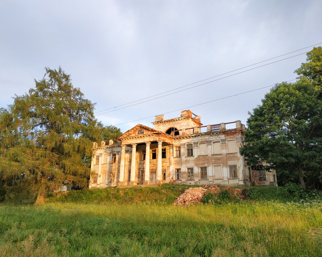 Палац графаў Умястоўскіх Жамыслаўль